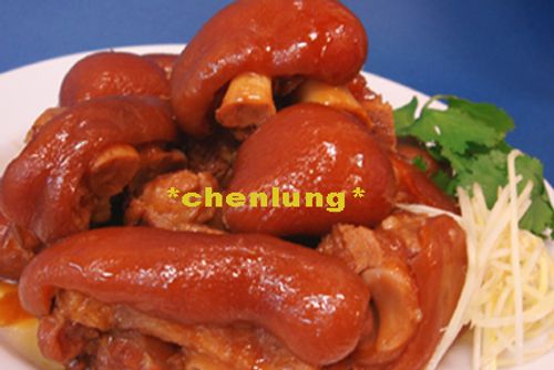 陳隆豬腳(切塊)　豬腳象徵強健，更有消災祈福的意義，是中華文化中極具獨特代表性的美食