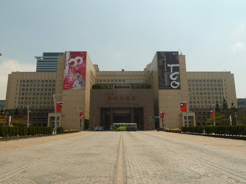 台北市政府大型帆布廣告