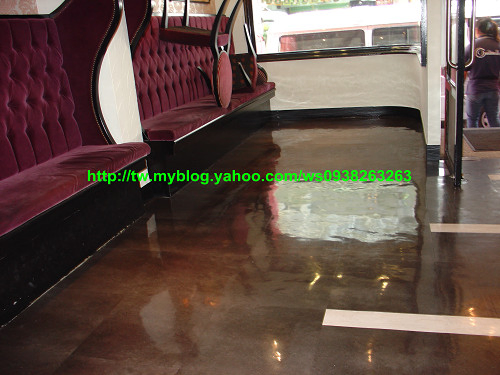 塑膠地板打臘完成