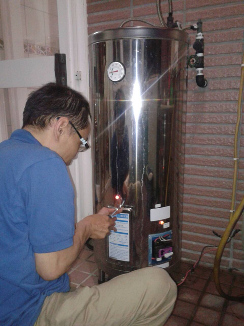 電熱器維修 儲熱型 瞬間型 服務專線:陳斯維 LIND ID:0930411643