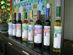 葡萄酒瓶套，不同顏色區別各品項