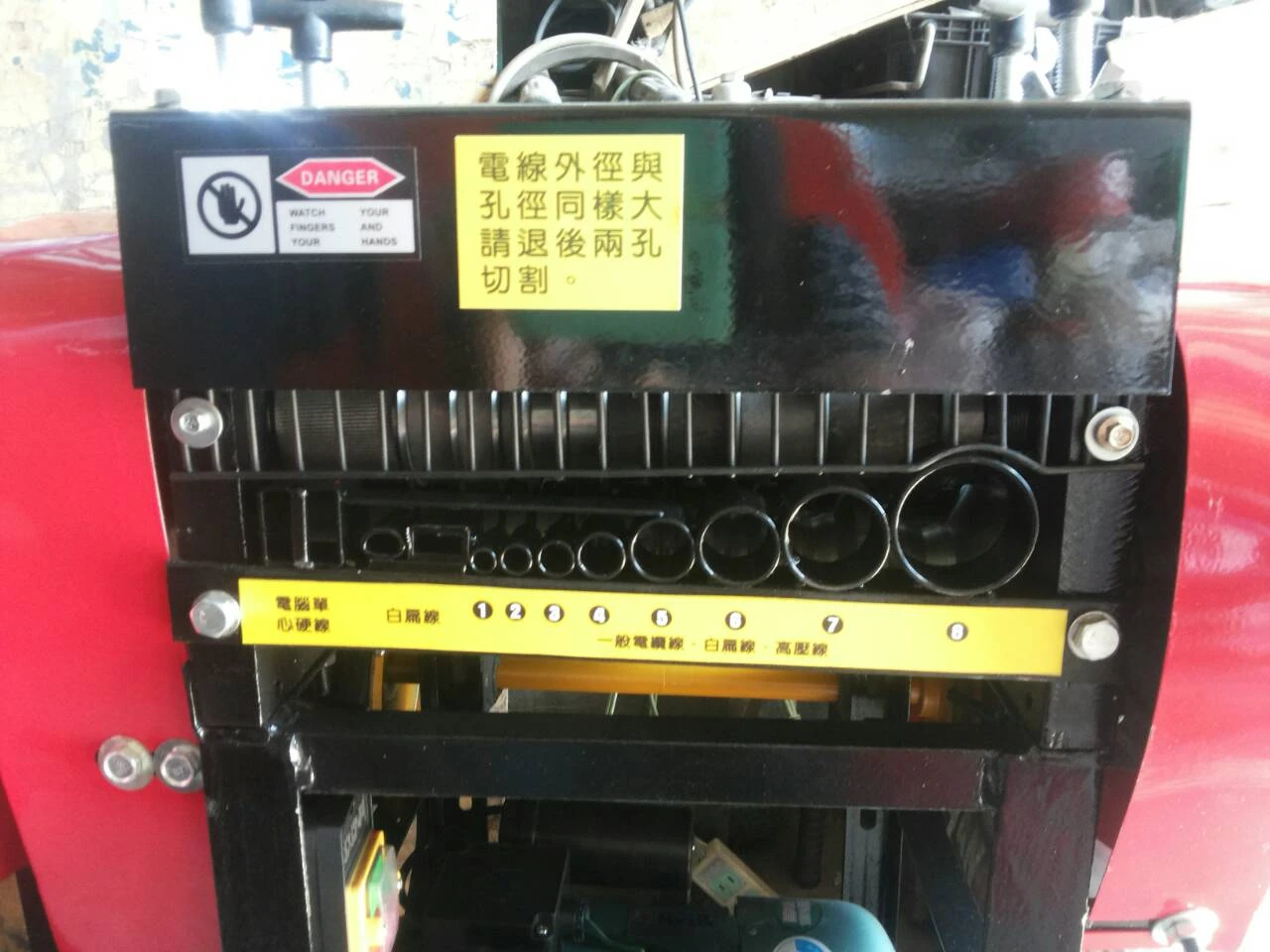 K-200D單刀雙輪剝線機