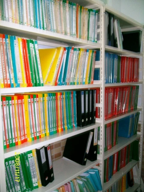 輕型架(書架)-是一種使用普遍之輕荷重平料架.每層荷重:100KG以內.可存放書籍.卷宗.光碟.適用於各行各業及家庭,亦可當書架使用