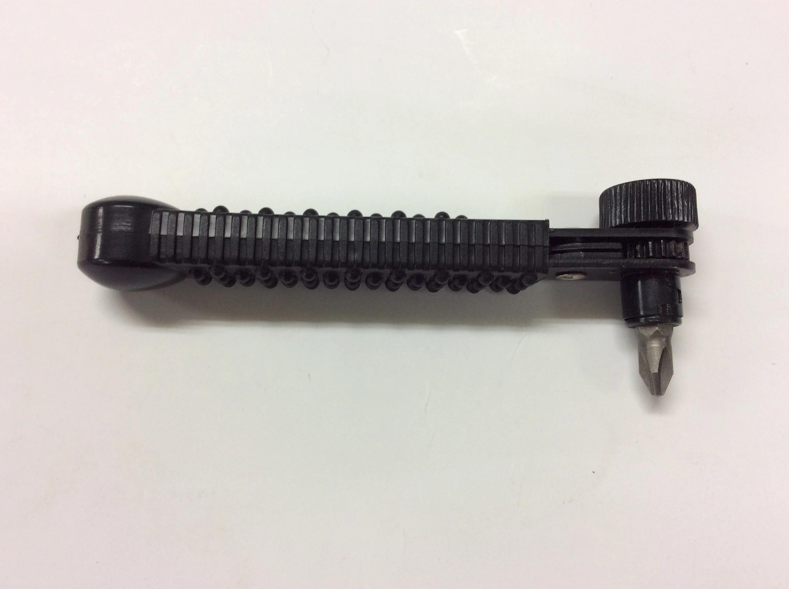 迷你棘輪板手可接二分的起子頭