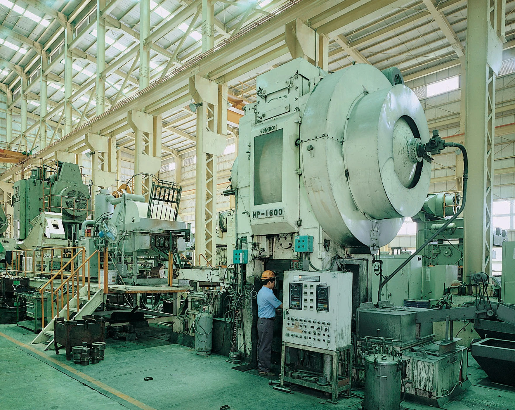 公司廠房鍛造設備