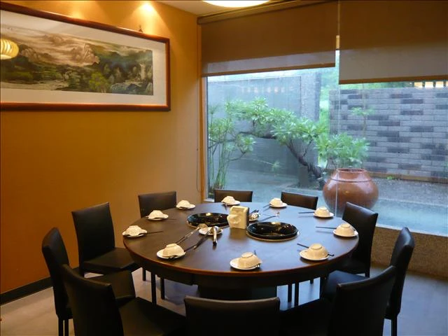 鼎藏餐飲事業有限公司