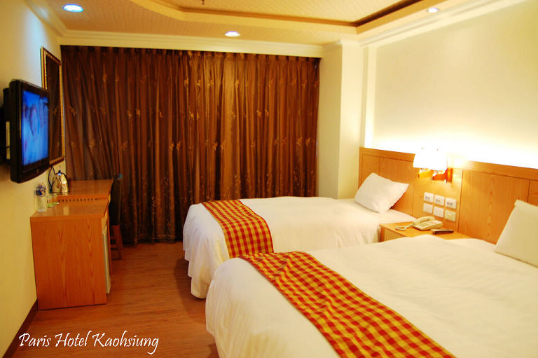 三人房一大床一小床