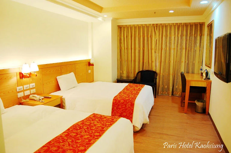 三人房一大床一小床