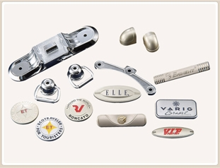 旅行箱零件, 旅行箱配件及銘牌