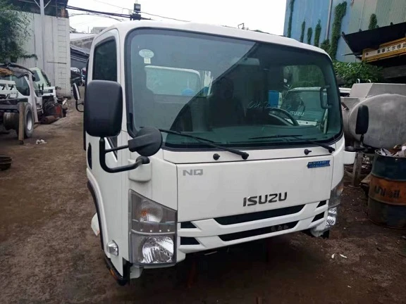 車頭賣買更換安裝中古換車頭,駕駛台殺肉場-鴻新汽車保修廠