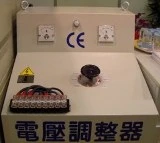 電壓調整器<面板>