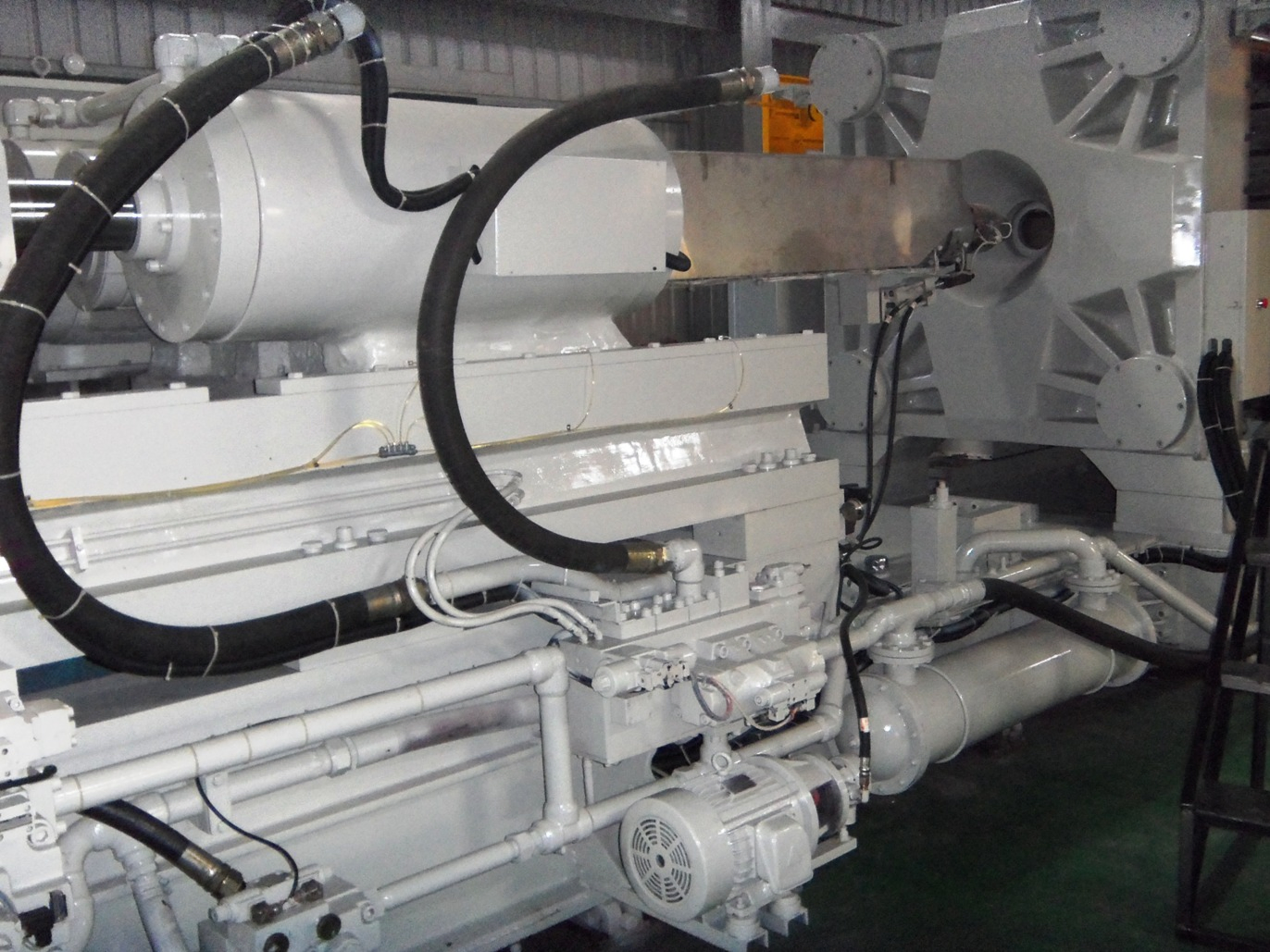 中古射出機-1000T