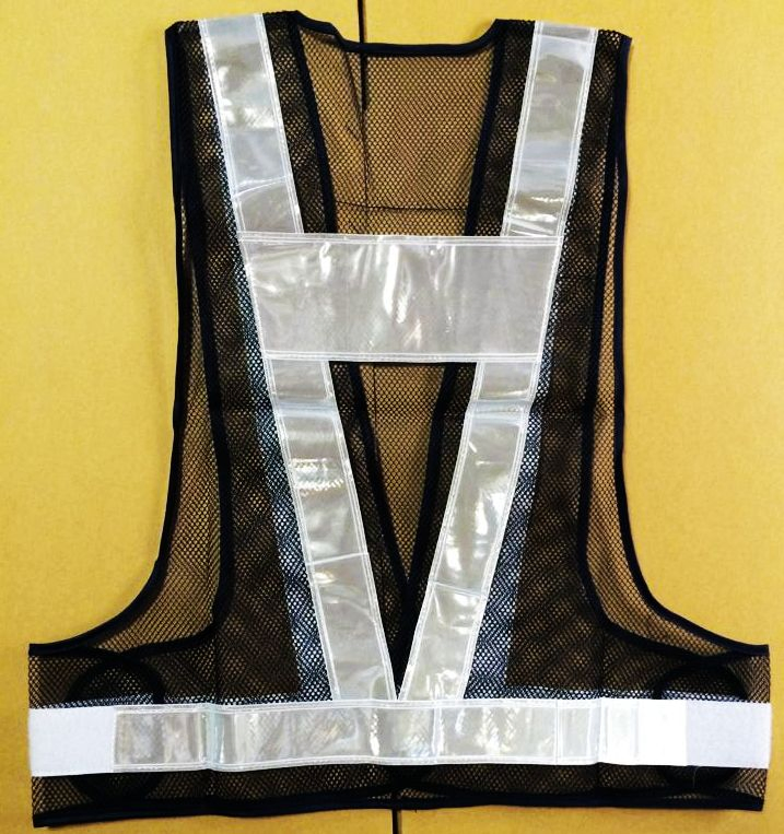 後加一槓反光條10公分