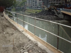 RC水泥面採膨脹螺絲固定欄杆底座