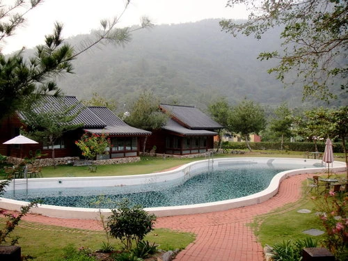 埔里民宿-松園山莊暨二館水鄉VILLA