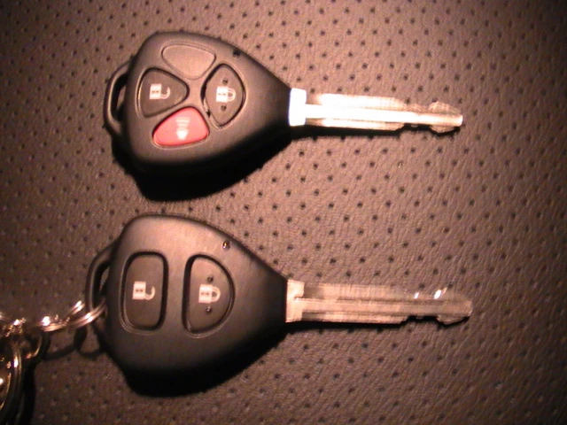 TOYOTA 鑰匙型遙控晶片鑰匙