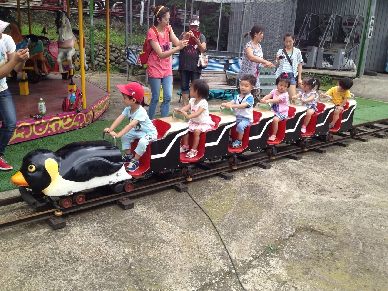 動力育樂企鵝小火車 闕先生0918439449