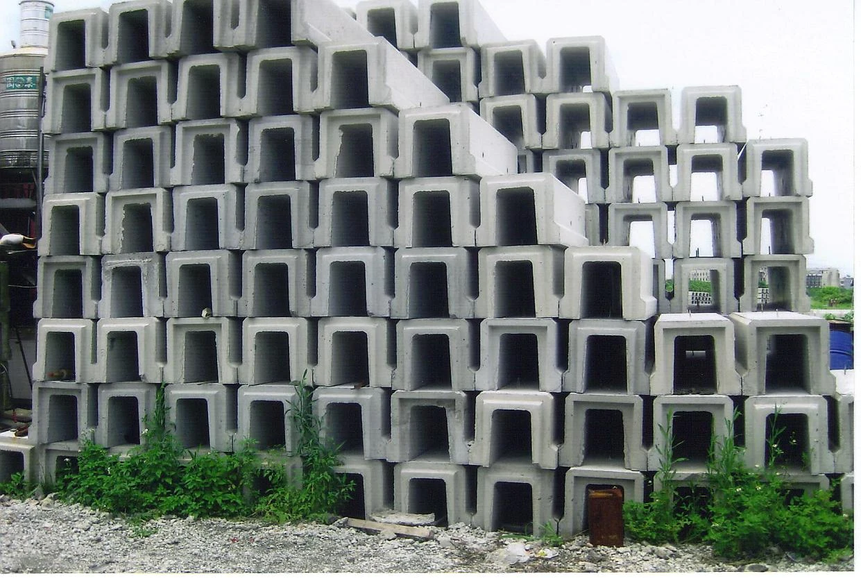 水溝溝底,分隔島,路緣石,水泥管,水泥板,陰井