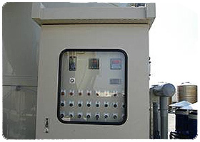 本公司顧及製程操作維護便利性,並使生廠製程不受影響採用新穎的系統控制電盤操作廢氣處理設備,具有下列優點: