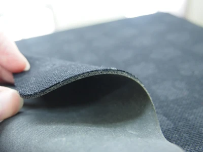 滑鼠墊夾層的膠膜