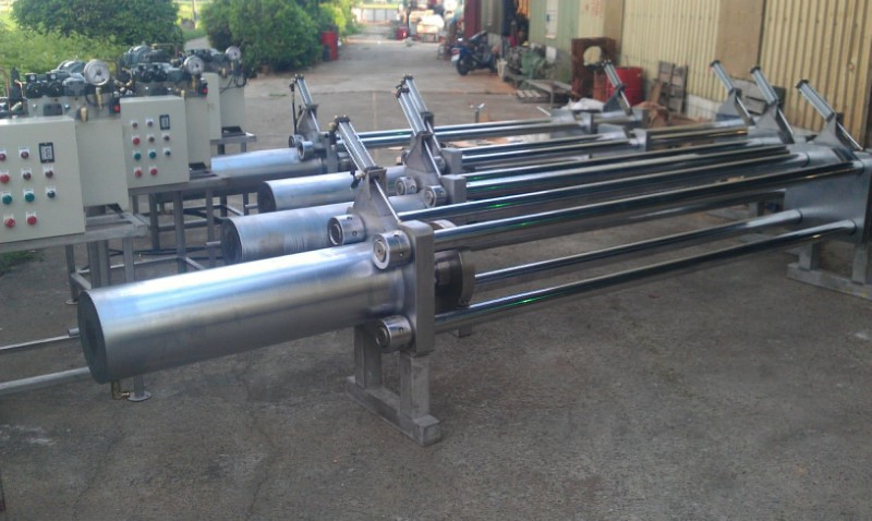 自動進退粕油壓式榨油機