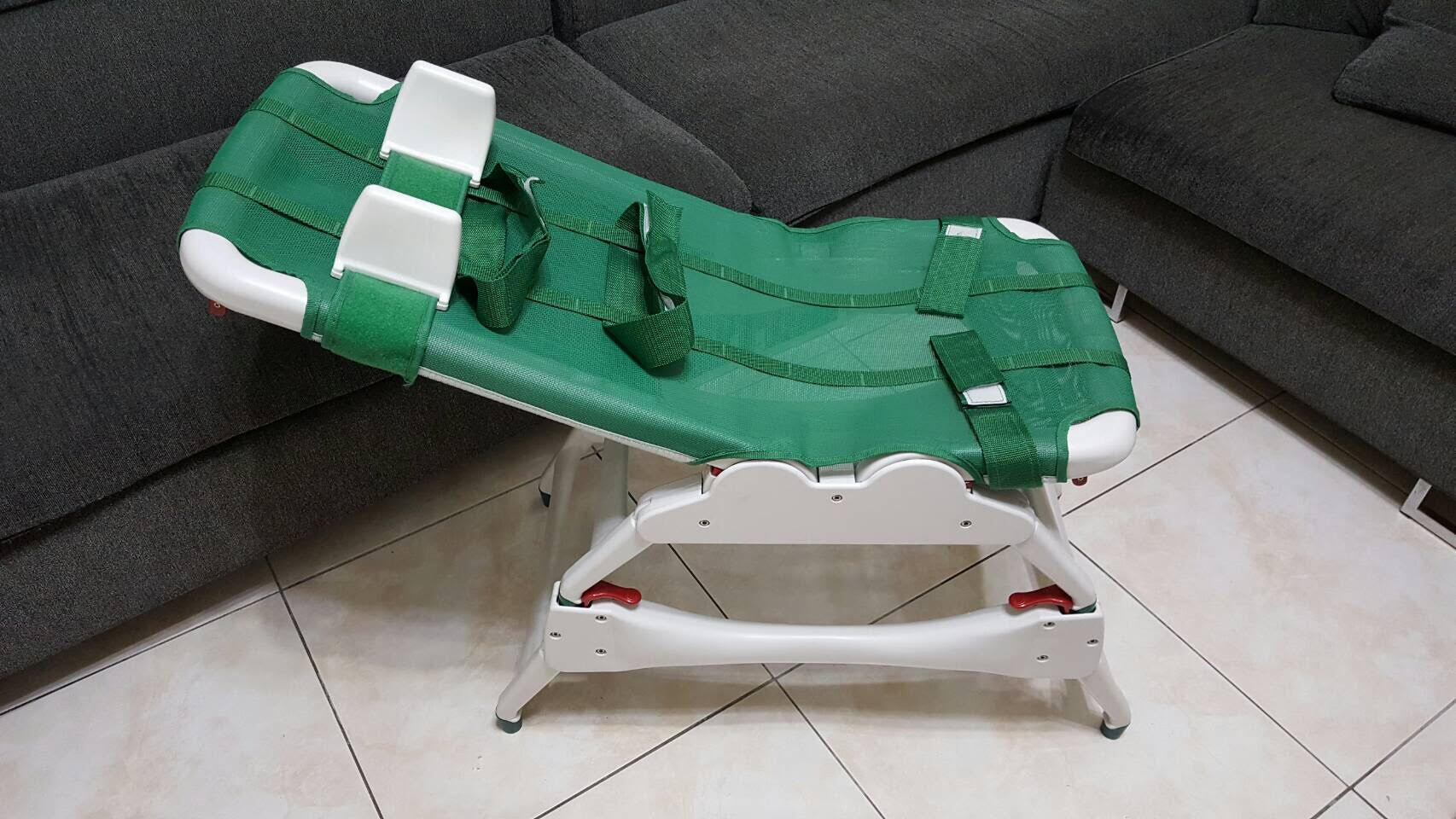 兒童洗澡床    特製輔具的專家