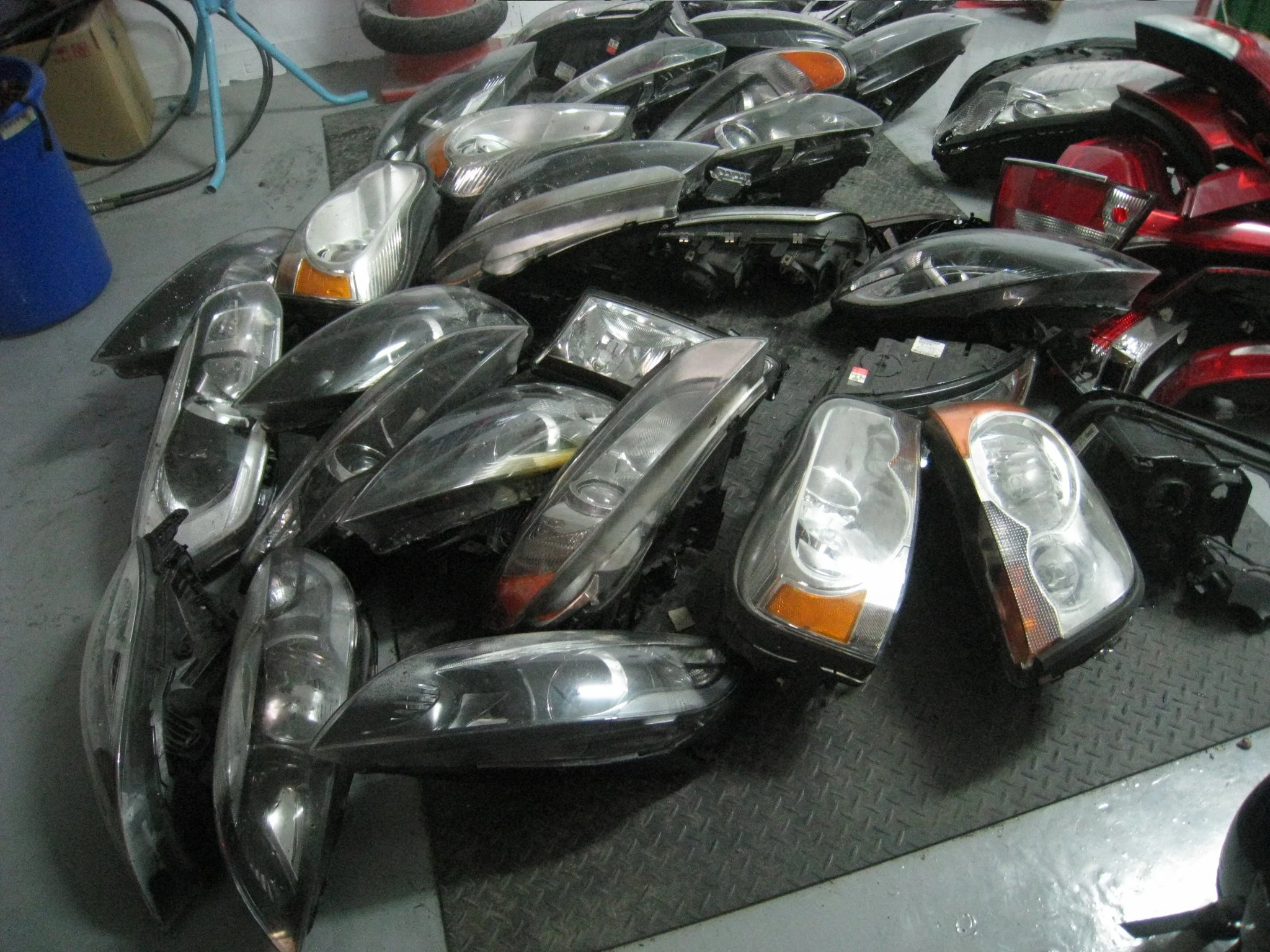 富豪 VOLVO 原廠汽車大燈中古二手零件買賣維修