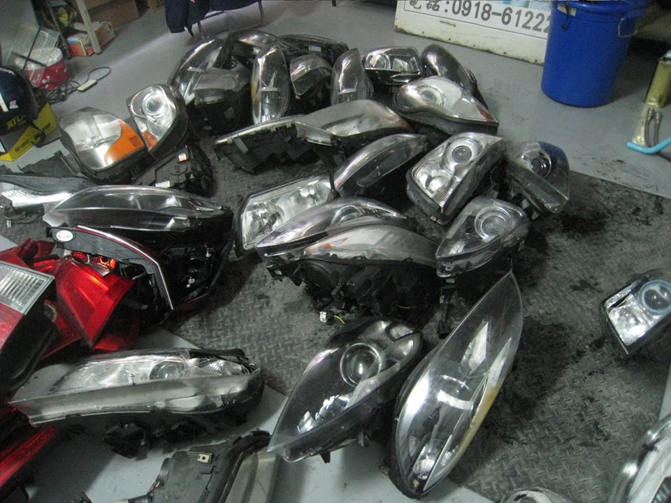 富豪 VOLVO 原廠汽車大燈中古二手零件買賣維修