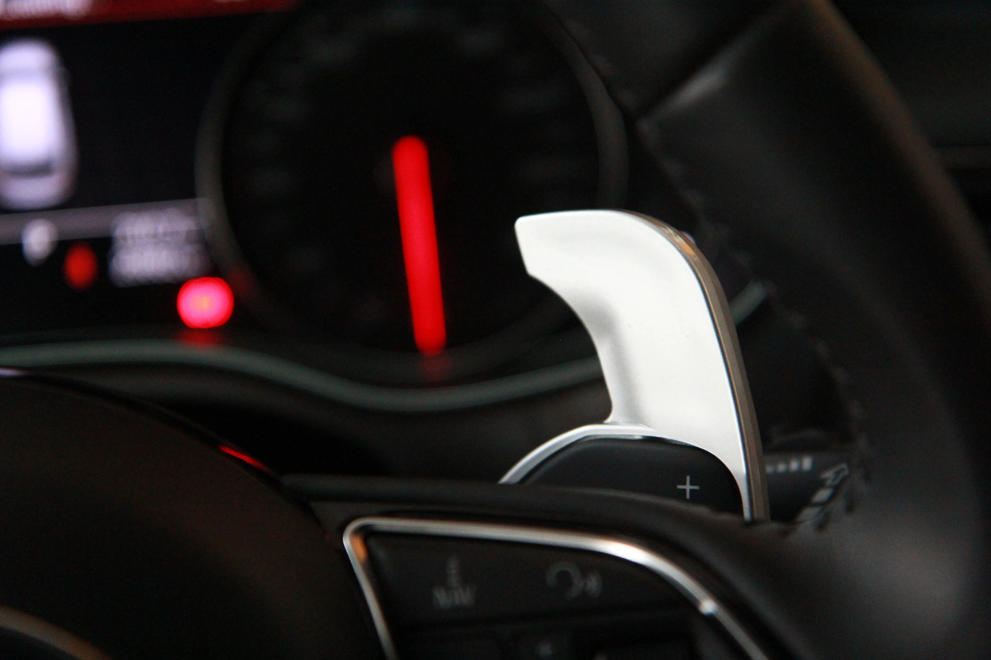 外觀塗裝由知名大廠代工.質感與細膩度觸摸感高