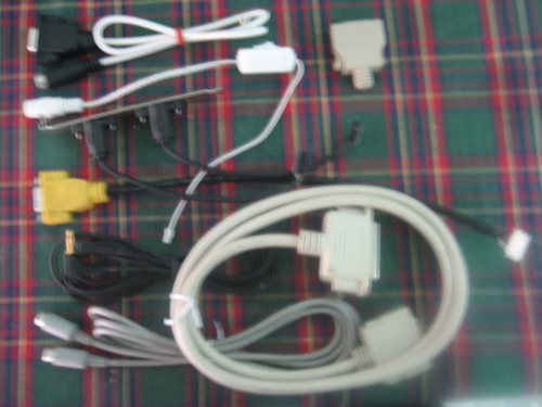 訊號線D-SUB,USB,MINI USB各種接頭傳輸訊號線,電源線