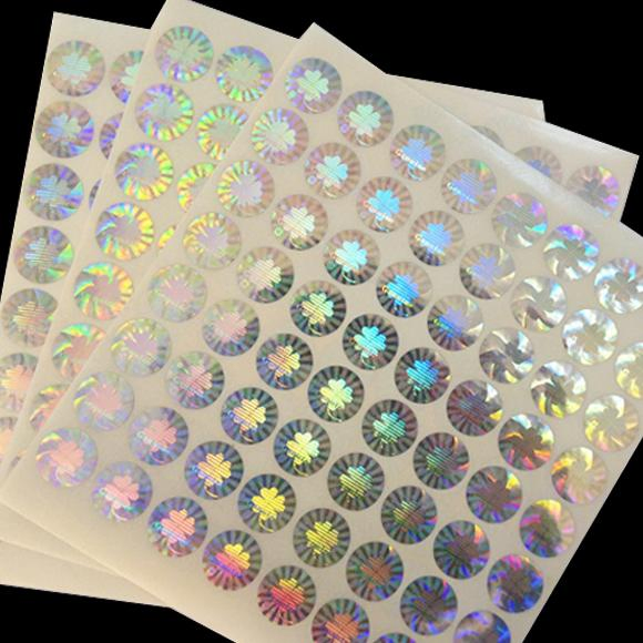 雷射商標有公版和專版的選擇，滿足客人所有的需求