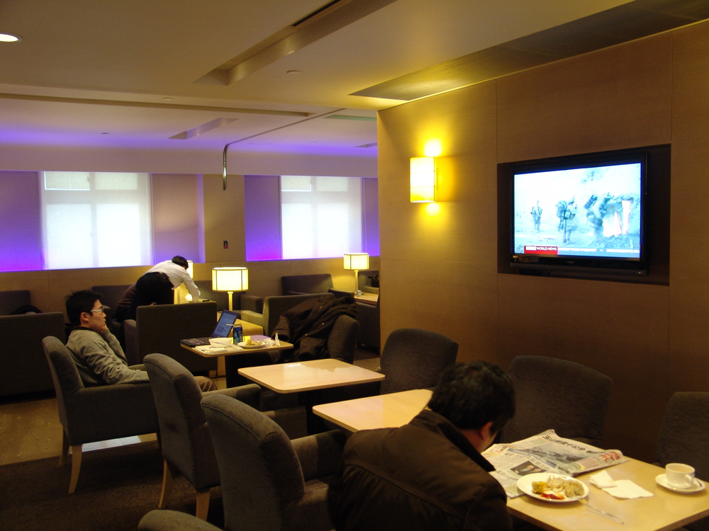 貴賓室ＴＶ及各種擺放物