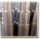 以務實的態度堅持品質提供客戶專業加工服務，以電腦CNC車、銑床，從材料至成品製成，經由單一窗口整合上下游所有製程